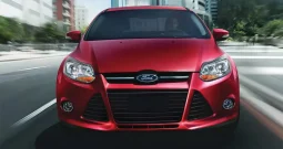 2014-ford-focus-red-front